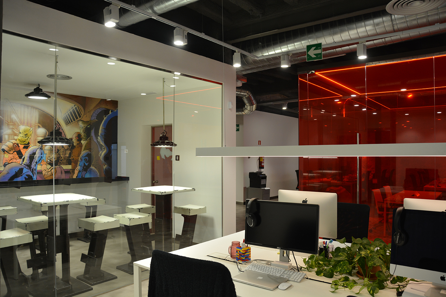 Proyecto de Silvia Raurell, de Sica Decor, para Inbenta, publicado en Flash deco Sant Cugat