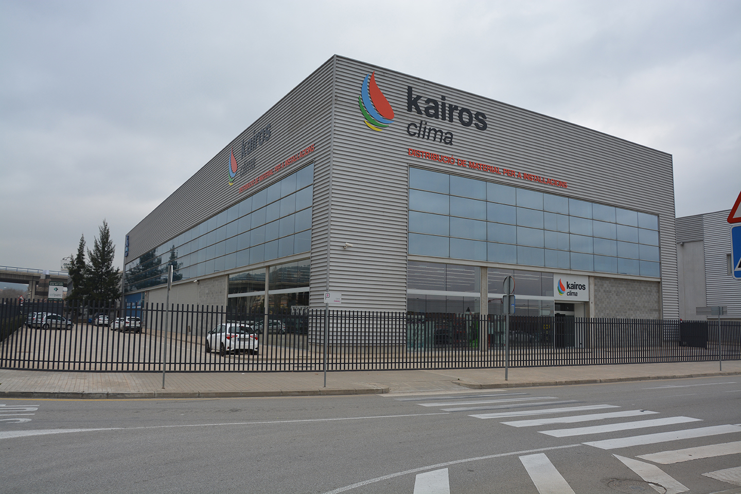 Proyecto de nave industrial de Sica Deco para Flash deco Sant Cugat